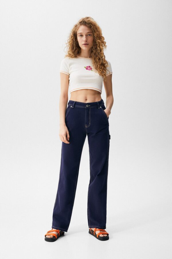 Cropped Short Sleeve T-shirt With Embroidered Detail - Görsel 4