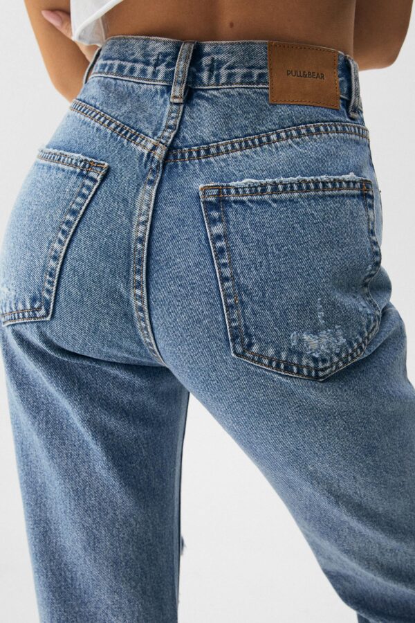 Ripped Mom Jeans - Contains Recycled Cotton - Görsel 3