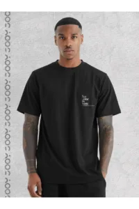No One is You Baskılı Siyah Erkek Oversize Tshirt-alttext1